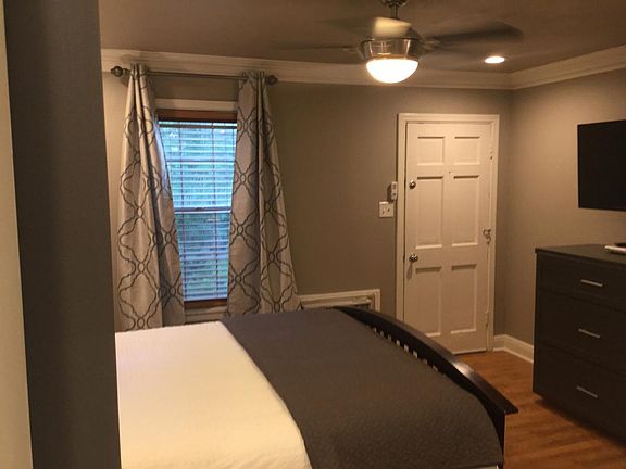 5th image of 321 Peake St #6