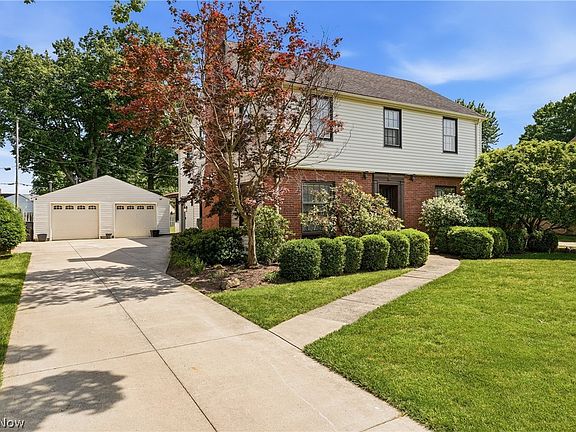 2nd image of 105 Ridgewood Dr