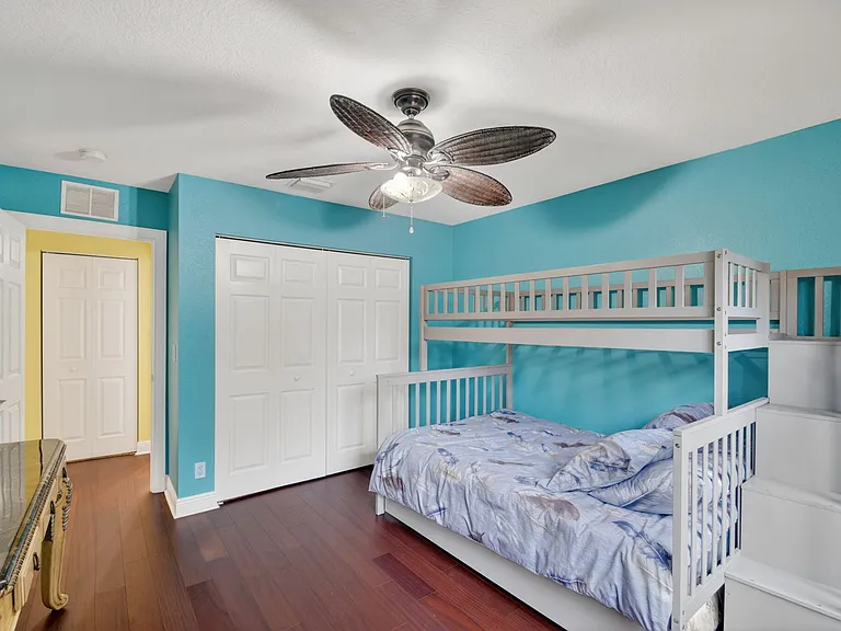 10247 Isle Wynd Ct — Photo 59