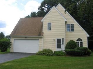 19 Daffodil Ct, Naples, ME 04055