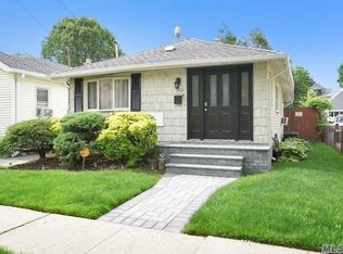 560 Lincoln Ave, West Hempstead, NY 11552