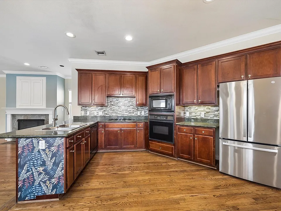 2207 Austin St