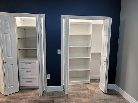 4th image of 4713 W Fairview Hts