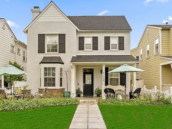 3rd image of 27045 Edgewater Ln