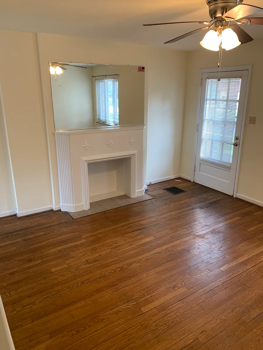 Living room and front door. - 1508 W 7th Ave