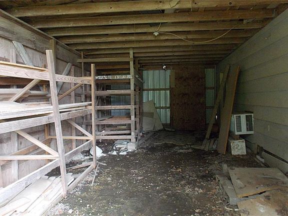 4th image of 809 Butler St