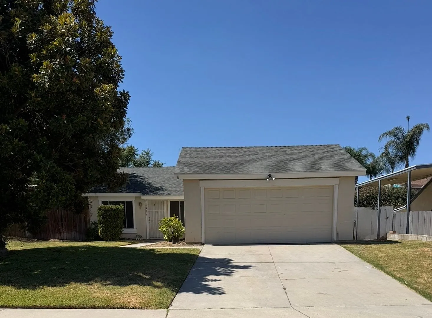 Charming Single Story In The Heart Of Riverside — Photo 1