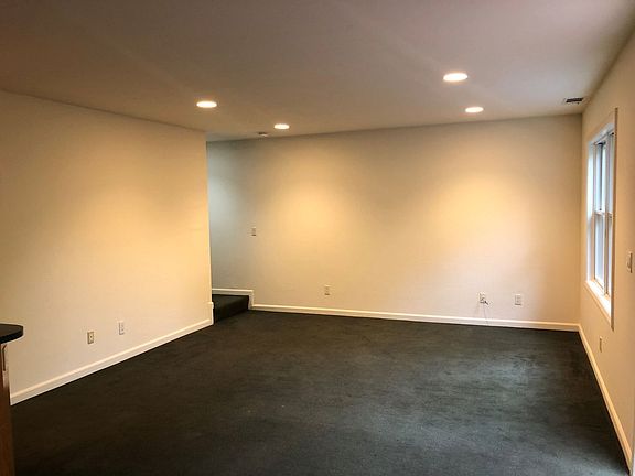 5th image of 2436 Ellsworth St APT B