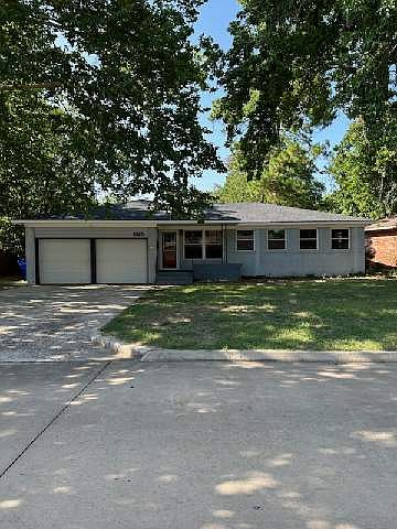 1st image of 1525 Melrose Dr