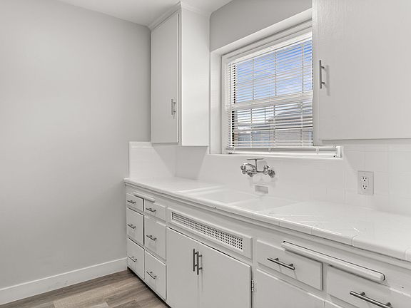 5th image of 801 Saint Louis Ave #815-B
