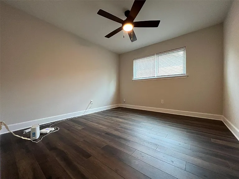 10903 Albury Dr — Photo 16