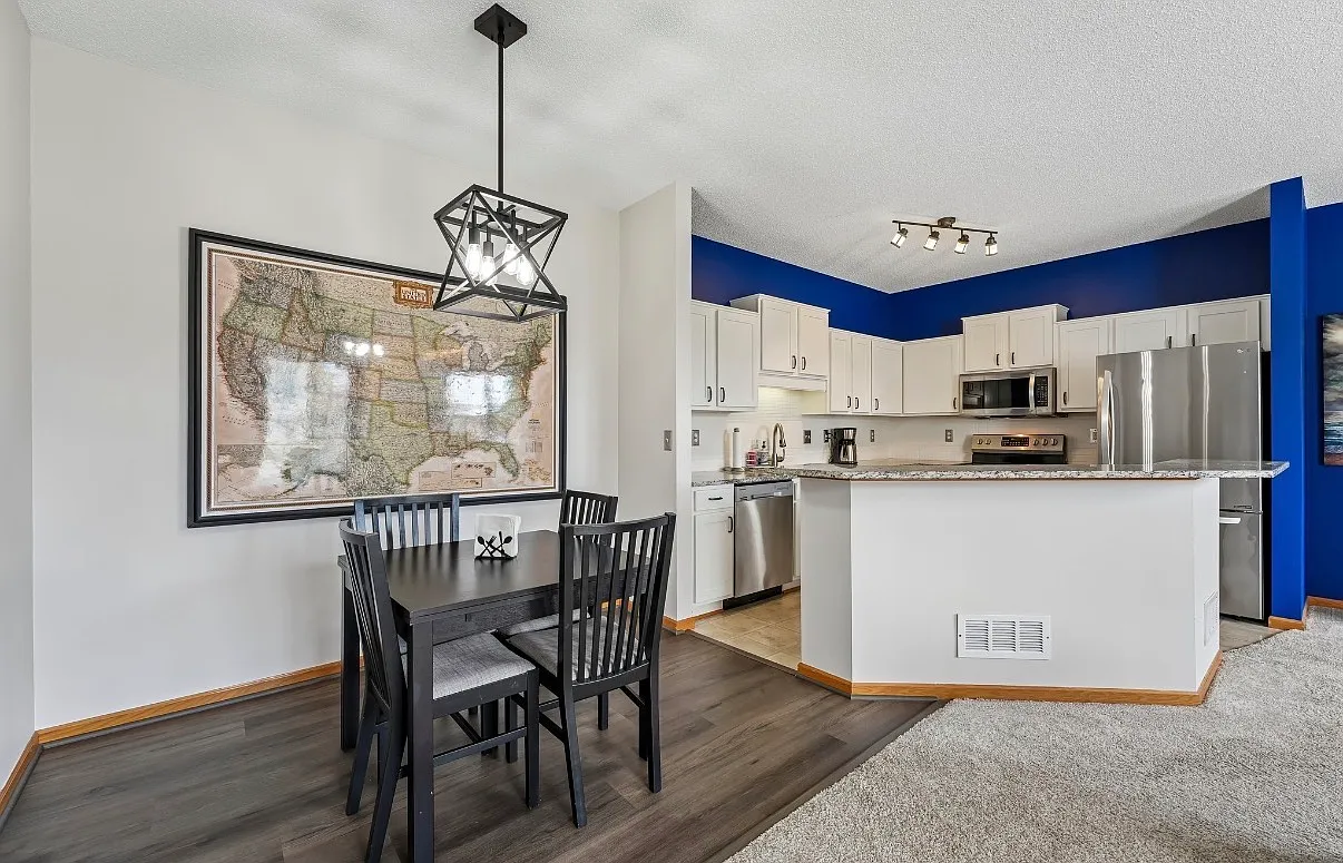 2 bed, 2.5 bath, 1388 sqft, $2,200 — Photo 4