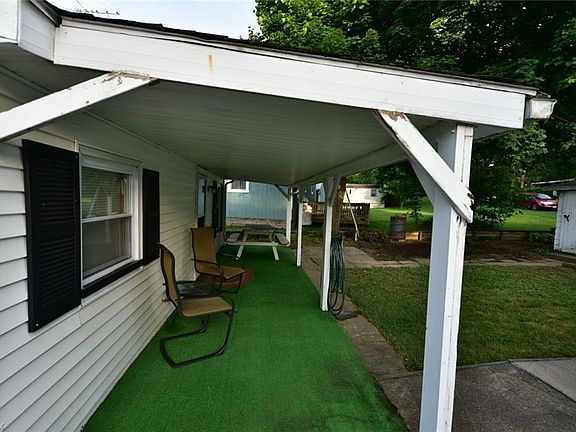 5th image of 32515 Wooddale Dr