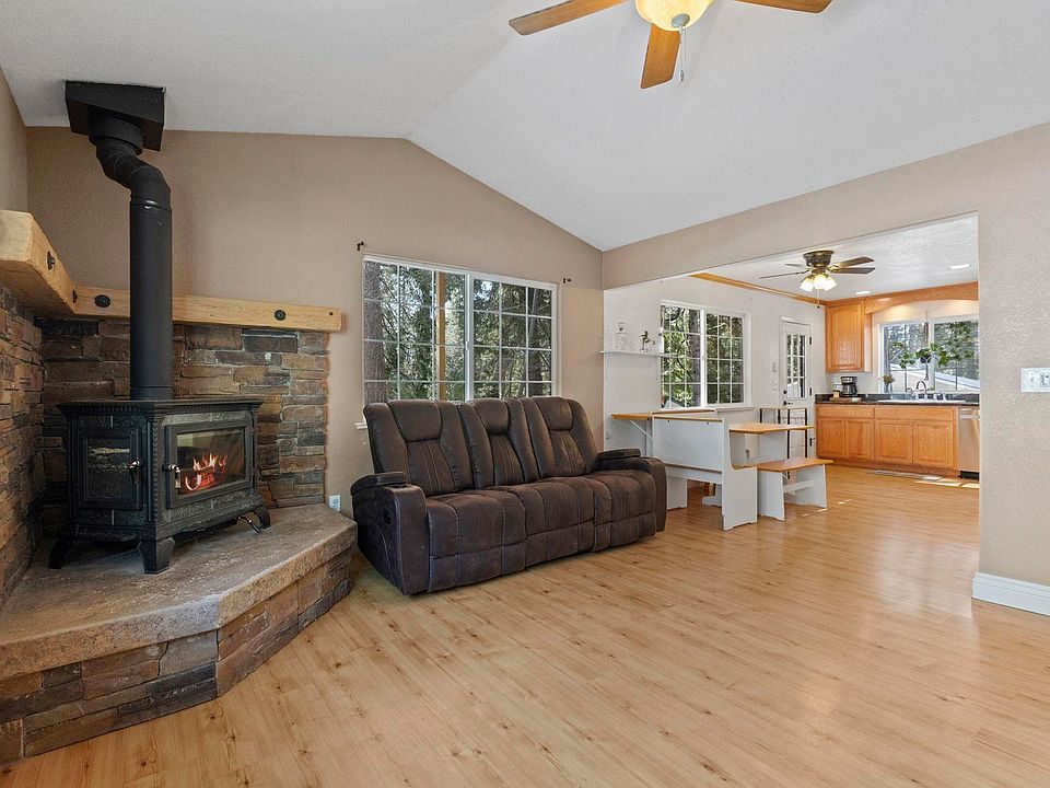 1st image of 20140 Manzanita St