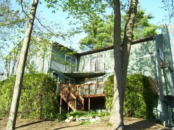 17 E Bluff Rd, Ashland, MA 01721