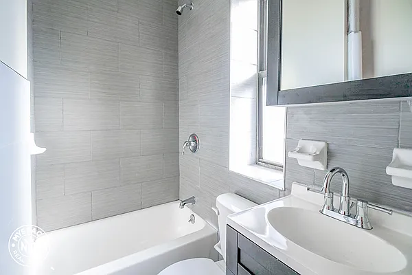 Rented by MySpaceNYC | media 24