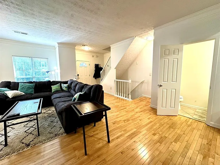3635 Monticello Cmns — Photo 3