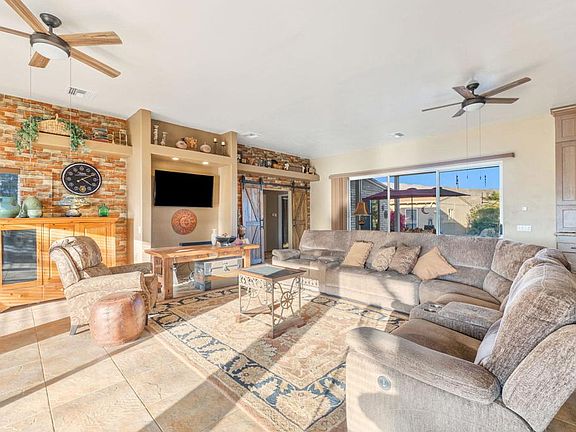 4th image of 22950 Henry Rd