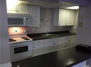 20 Canary Rd, Rocky Point, NY 11778