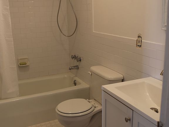 2nd image of 306 Greene Ave APT 3