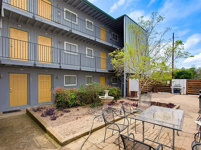 3815 Guadalupe St #208 — Photo 21