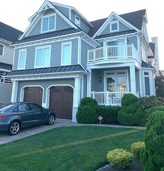 1st image of 8 Leyte Ln