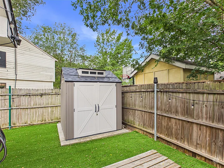 7400 Crepe Myrtle Dr — Photo 28