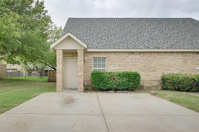 1st image of 510 Kings Way Dr APT B