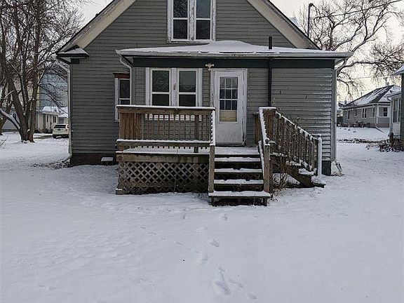 3rd image of 102 W Elm St