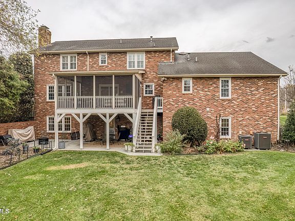 4th image of 3315 Berkshire Cir