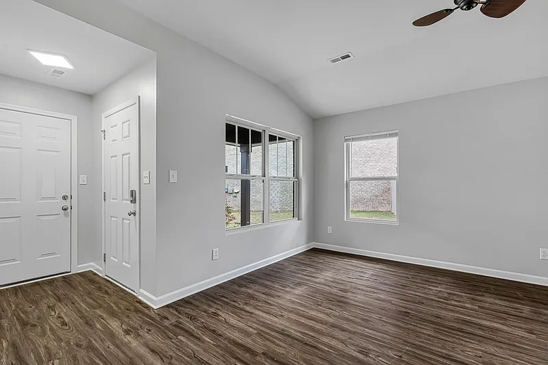 3 bed, 2.0 bath, 1325 sqft, $1,525 — Photo 4