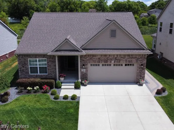 740 N Mill St, South Lyon, MI 48178