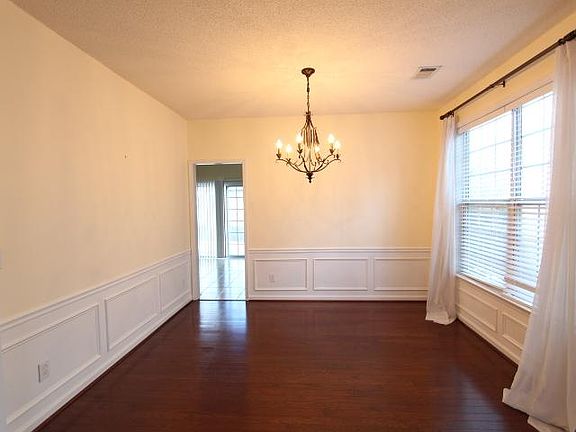 4th image of 2630 Davenport Park Dr