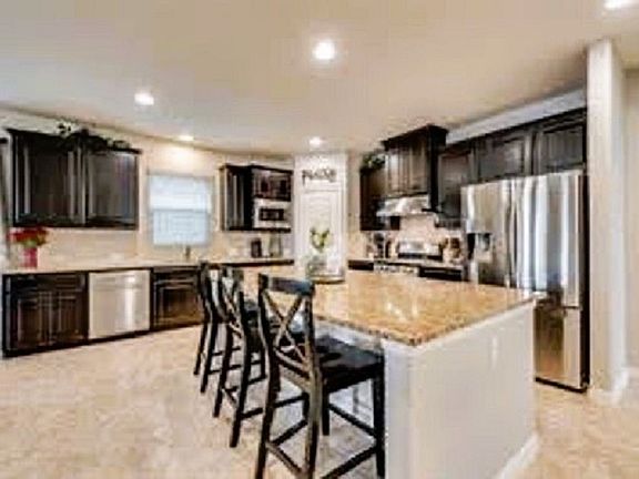 5th image of 831 Kirby Dr