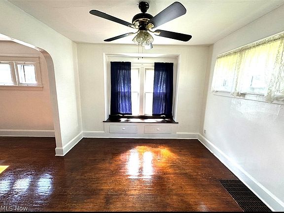 5th image of 1123 McKinley St NE