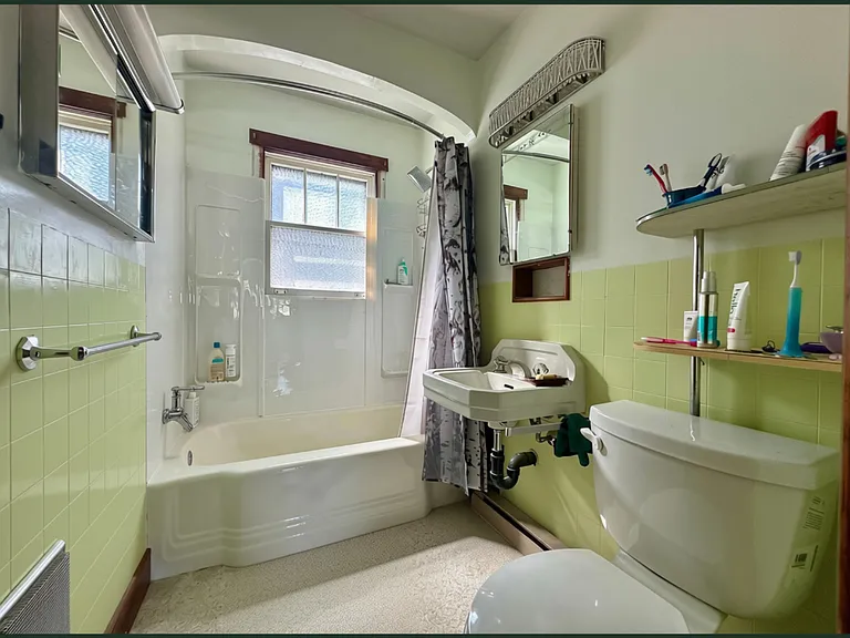 129 Lawrence St — Photo 9