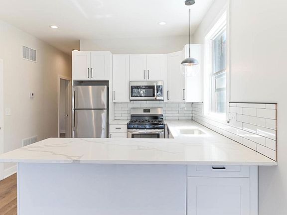 2nd image of 2453 N Mozart St #2