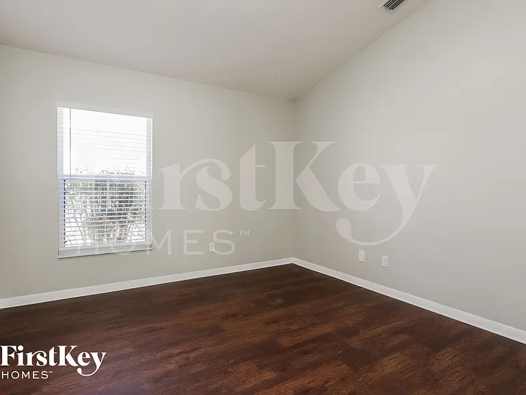 4312 Horseshoe Pick Ln — Photo 10