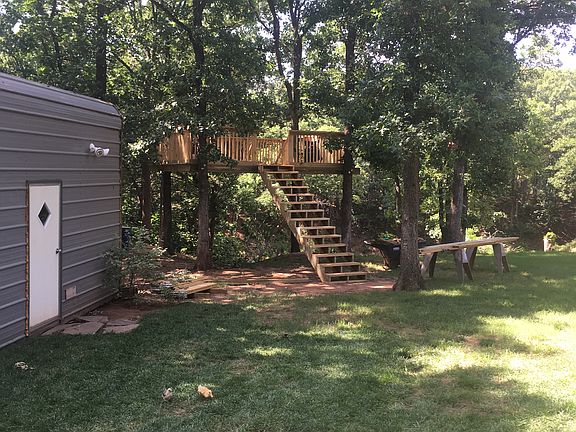 Tree deck 16x16 
