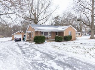 23594 Edison Rd, South Bend, IN 46628