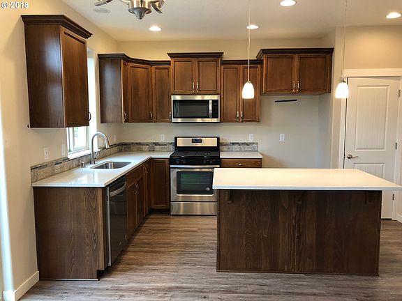 4th image of 5912 NE 38th Ct