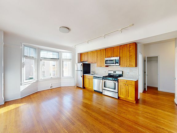 2nd image of 1102 Bush St #403