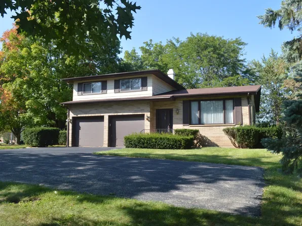 38045 N Chicago Ave, Wadsworth, IL 60083