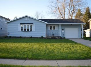 76 Sunshine Dr, Amherst, NY 14228