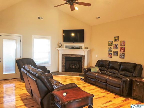 5th image of 668 Hillsboro Cir