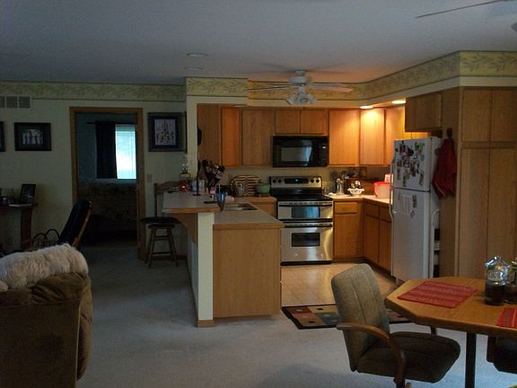 Kitchen & Dining