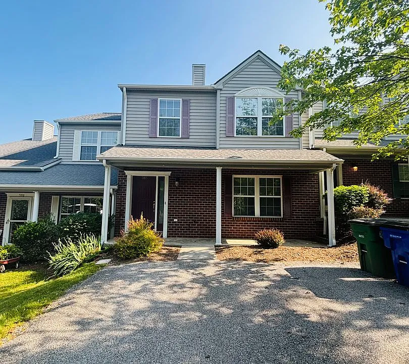 385 Oak Tree Blvd NW