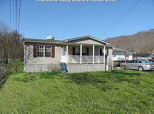 100 Sycamore Ct, Chapmanville, WV 25508