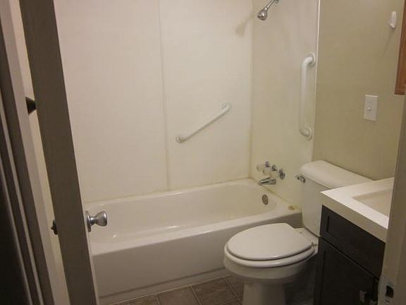 4th image of 1514 Cheyenne Ave