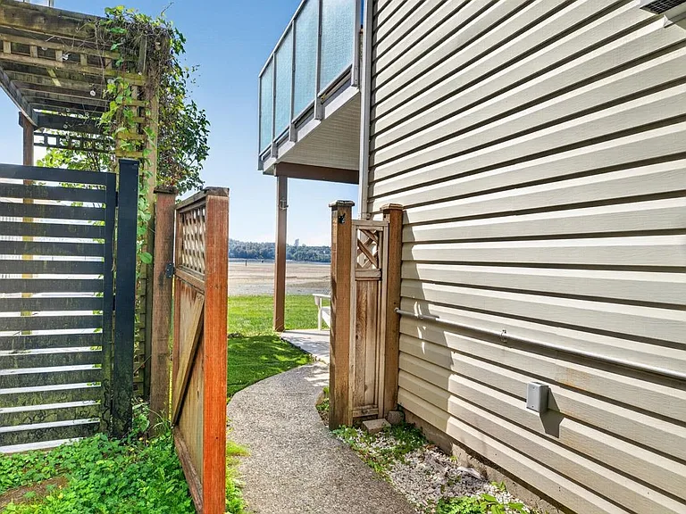2929 Dollarton Hwy — Photo 19